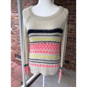 Long sleeve, Knitted-like fabric and design.